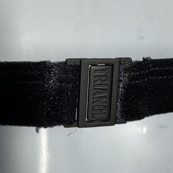 TRIANGL Tootsie Moody Skies Black Velvet Bikini top size medium - Picture 5 of 8